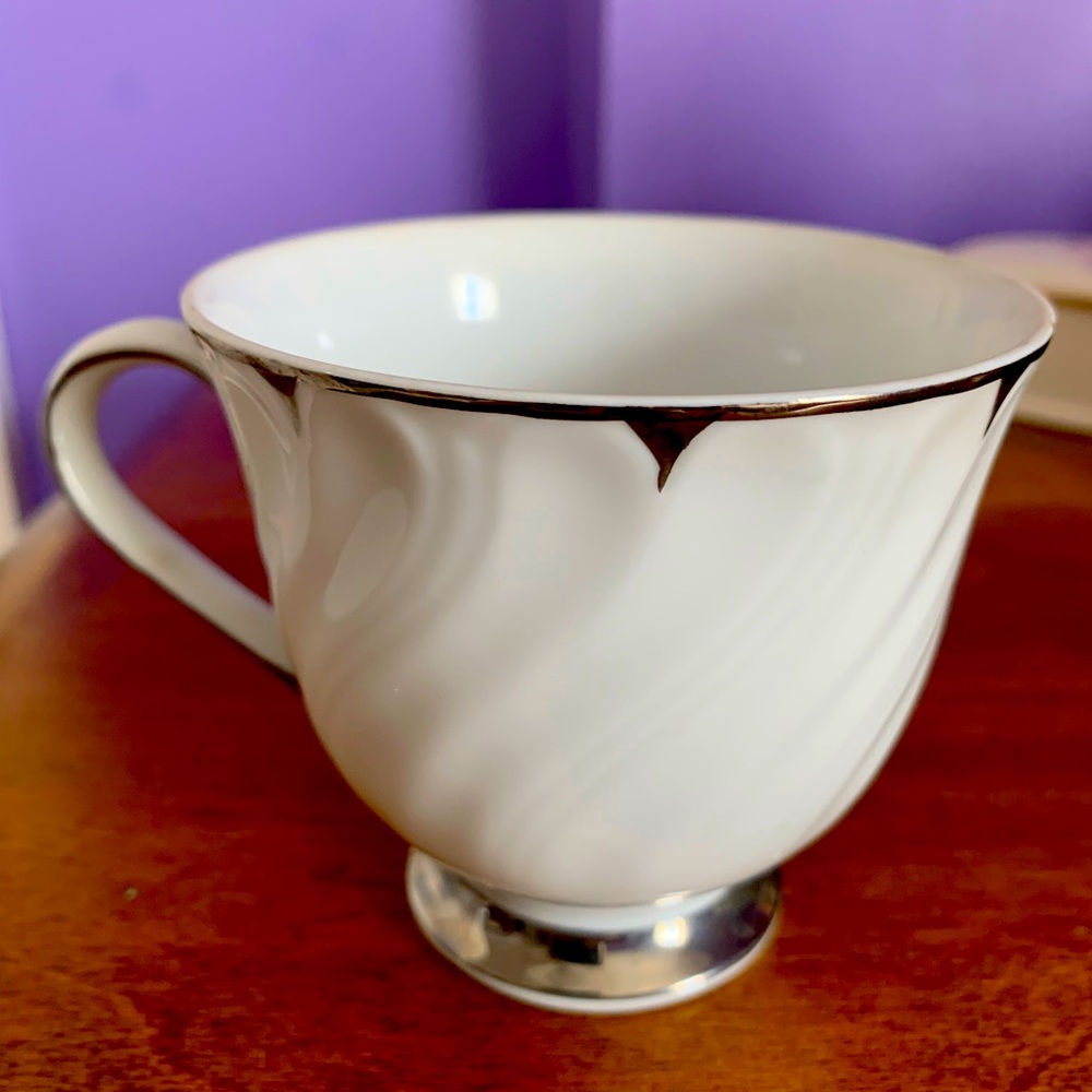 Vintage Heirloom Fine China Tea Cup